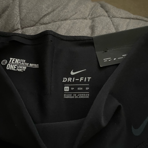 Nike Leggings!! - Picture 2 of 4